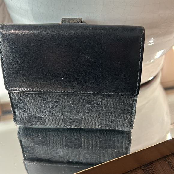 GUCCI VINTAGE BIFOLD WALLET - Picture 2 of 4